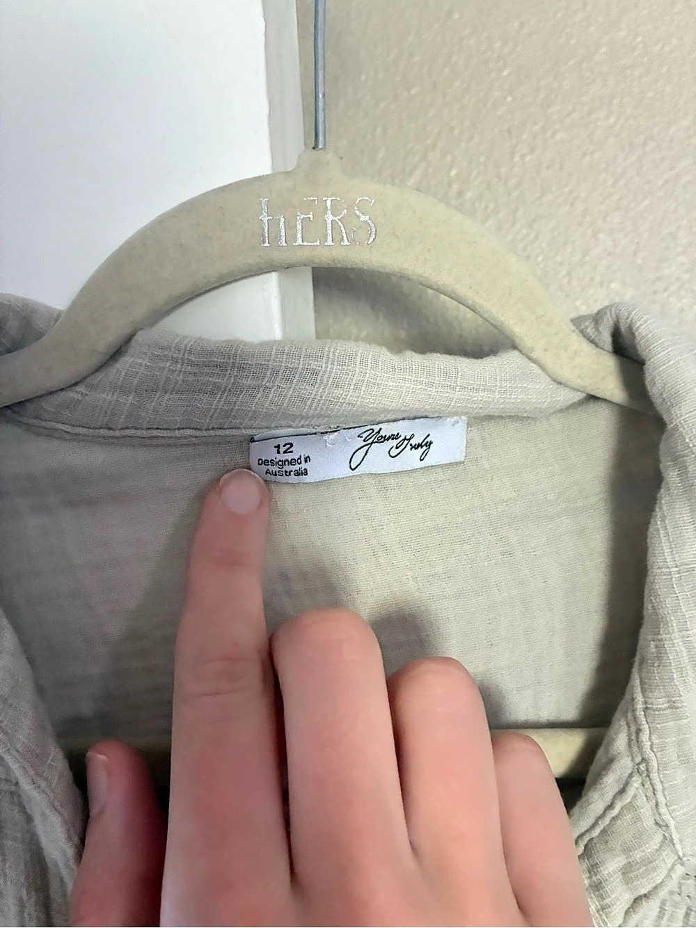 Women’s Light Sage Button down - Picture 4 of 4